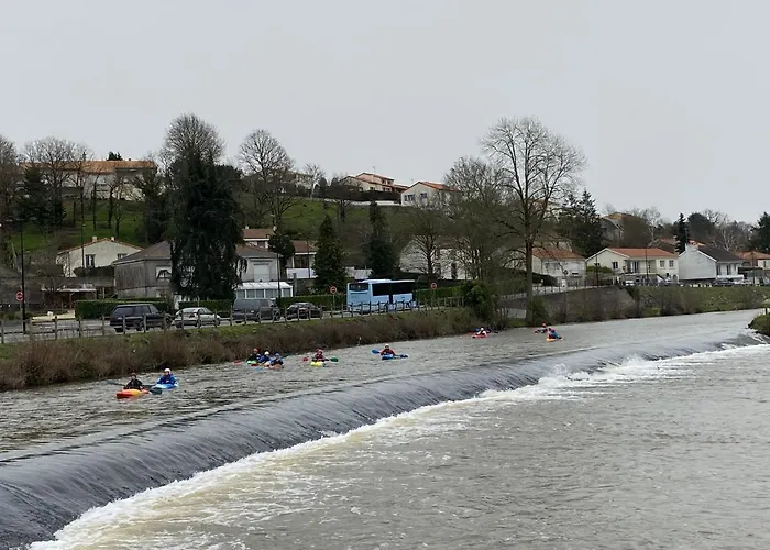 Moulin De Chaussac Proche Du Puy Dufou 塞夫勒河畔圣洛朗